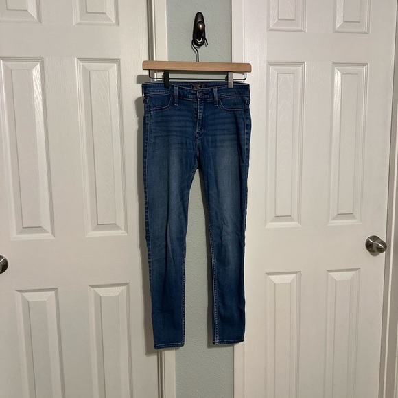 Abercrombie & Fitch Harper Low Rise Jean Leggings Size: 27 (4S) - Picture 2 of 6